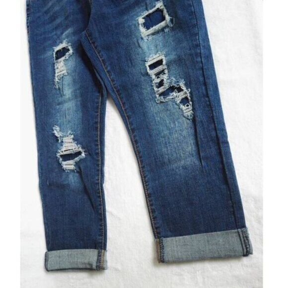 Claire  Women's ‎ Lift Butt Curvy Distressed Capri - Picture 4 of 6